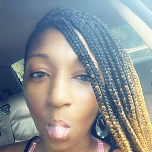 Meet your Posher, Stephanie